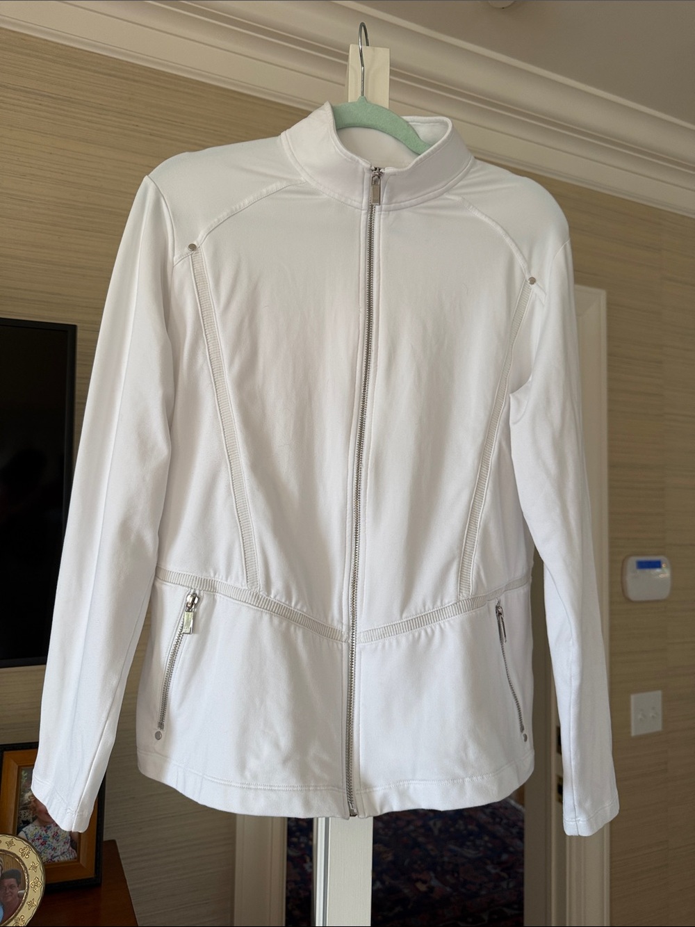 Tail White Zip-Front Tennis or Pickle Ball Jacket